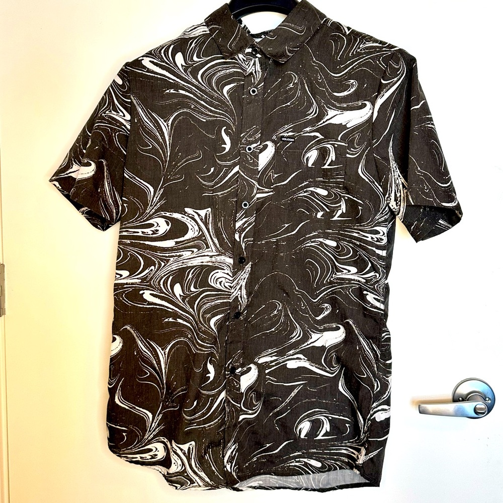Volcom modern fit men’s button down